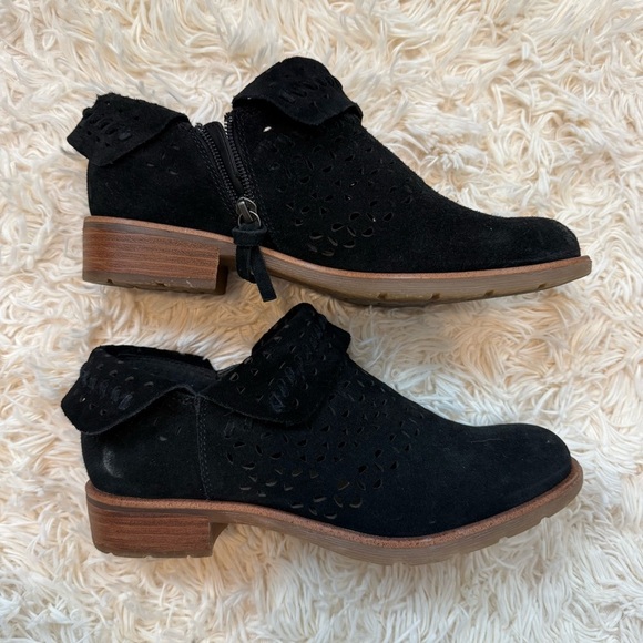 SOFFT Bristow Perforated Suede Ankle Bootie Black Size 8 fold over laser cut - Picture 6 of 8